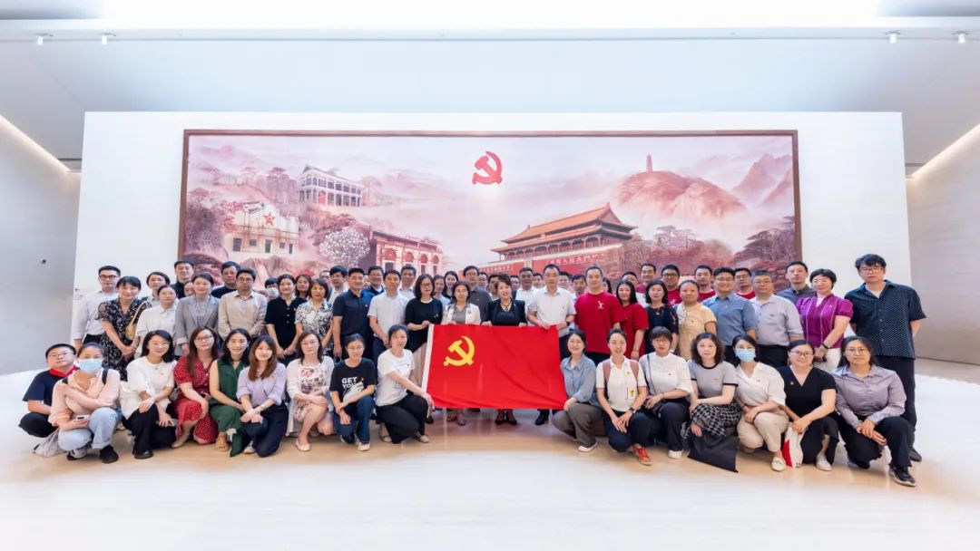 党建引领聚合力｜恒行6中国追寻峥嵘岁月，感悟红色传承