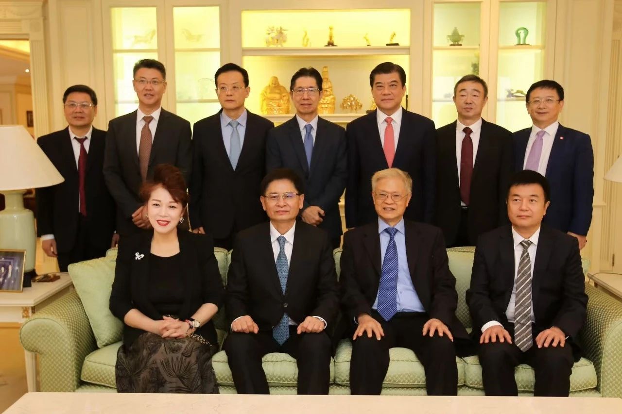 广西自治区主席蓝天立率团访问恒行6集团雅加达总部