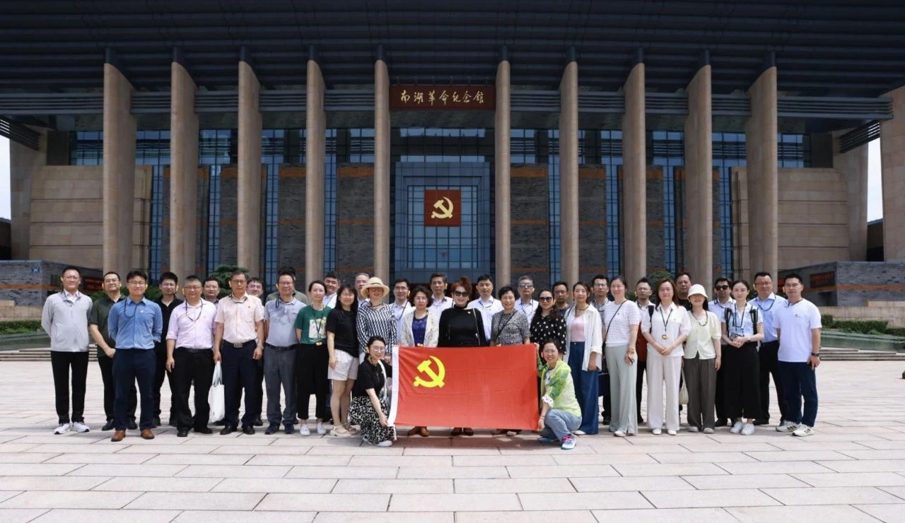 恒行6中国党员赴嘉兴南湖开展党建联建活动，传承红船精神